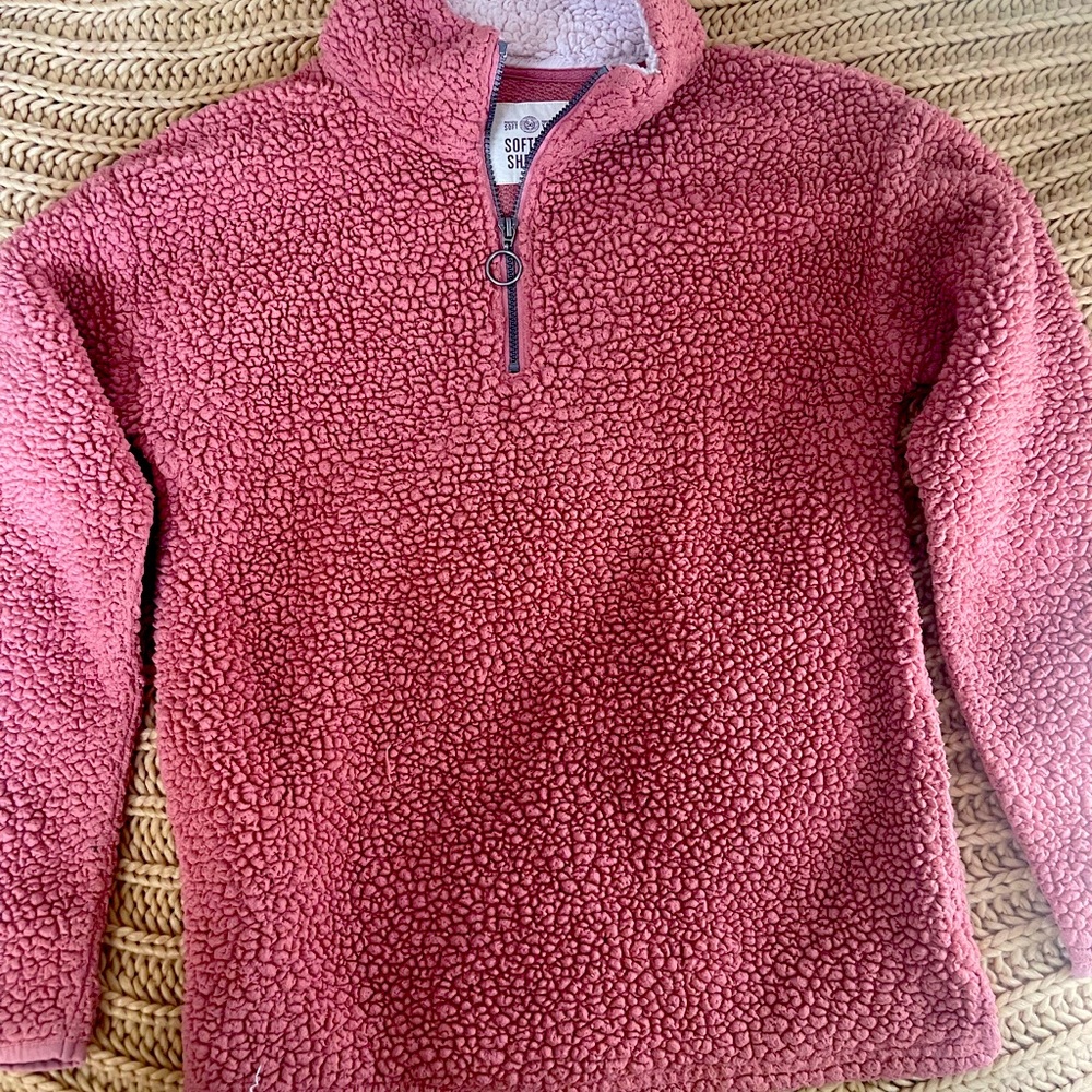 New/ barely worn hoodie… super comfy and warm!